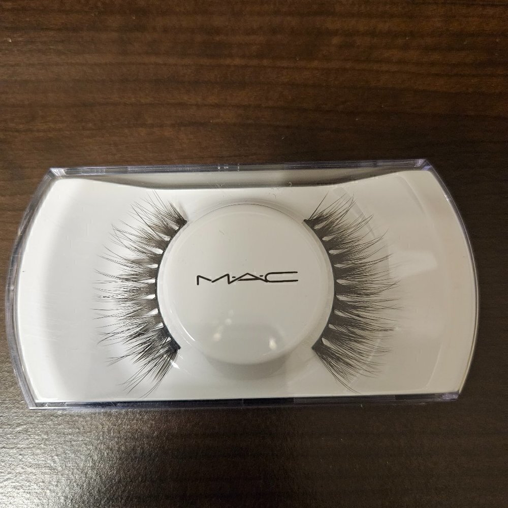 Mac LASH 84 Goddess Seductress False Eye Lashes A90  (NIB) - set of 2